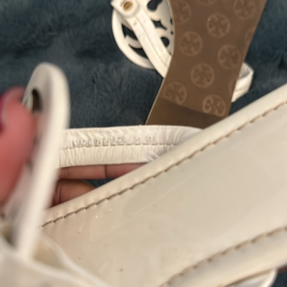 Tory Burch size 9 thong white leather sandals worn once - Picture 3 of 4